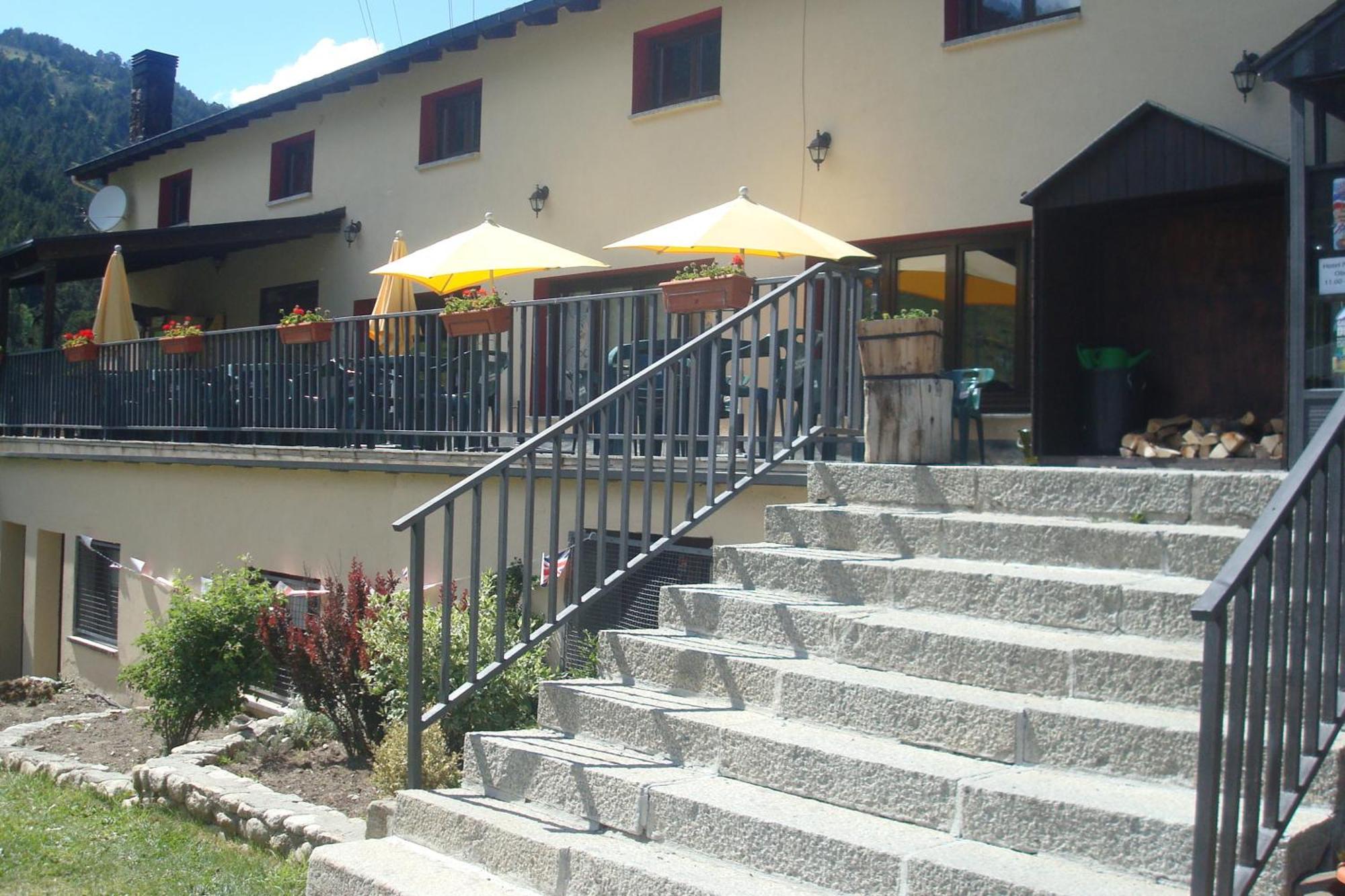 Hotel Peretol سولديو المظهر الخارجي الصورة